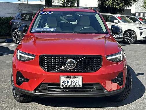 2024 Volvo XC40 Plus