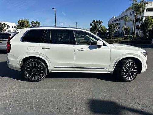 2025 Volvo XC90 Plus
