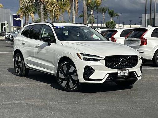 2025 Volvo XC60 Plus