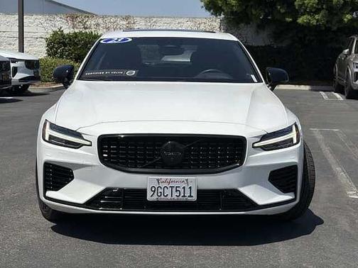 Crystal White 2023 Volvo S60 Plus