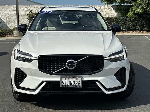 2025 Volvo XC60 Plus