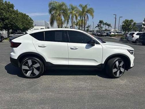 Crystal White 2023 Volvo C40 Recharge Pure Electric Ultimate