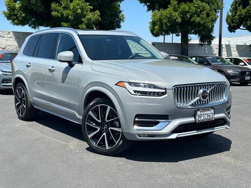 2025 Volvo XC90 B6 AWD Plus 7-Seater
