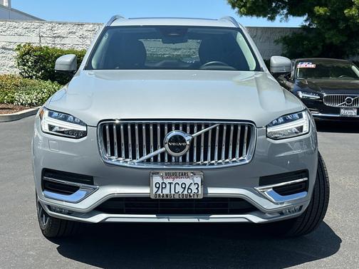 2025 Volvo XC90 B6 AWD Plus 7-Seater