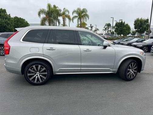 2025 Volvo XC90 B5 AWD Core 7-Seater