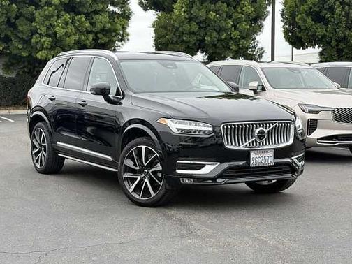 Onyx Black 2023 Volvo XC90 Plus