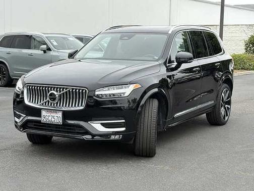 Onyx Black 2023 Volvo XC90 Plus