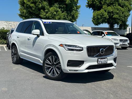 2022 Volvo XC90 T6 AWD Momentum 7P