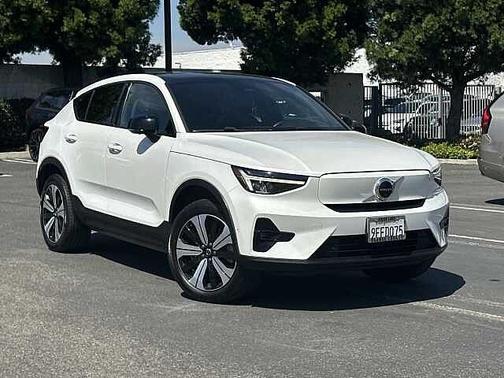 Crystal White 2023 Volvo C40 Recharge Pure Electric Plus