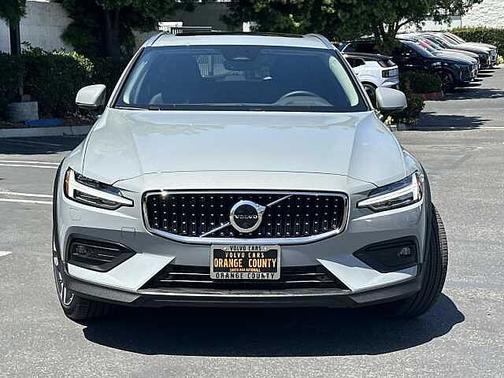 Vapour Grey 2025 Volvo V60 Cross Country Plus