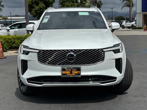 2025 Volvo XC90 B5 Plus