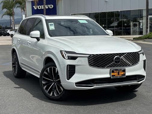 2025 Volvo XC90 B5 Plus