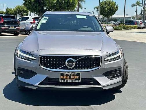 2026 Volvo V60 Cross Country Plus