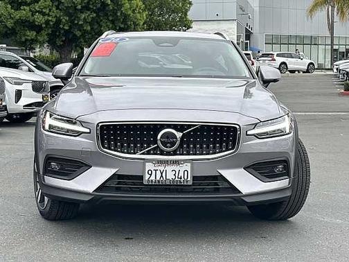 2026 Volvo V60 Cross Country Plus