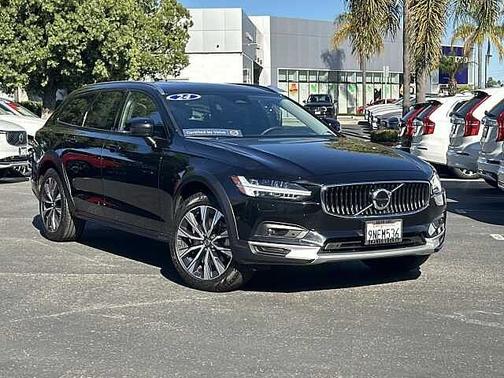 2024 Volvo V90 Cross Country Plus