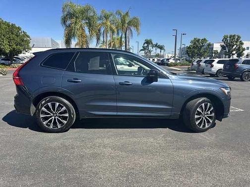 2025 Volvo XC60 Plus