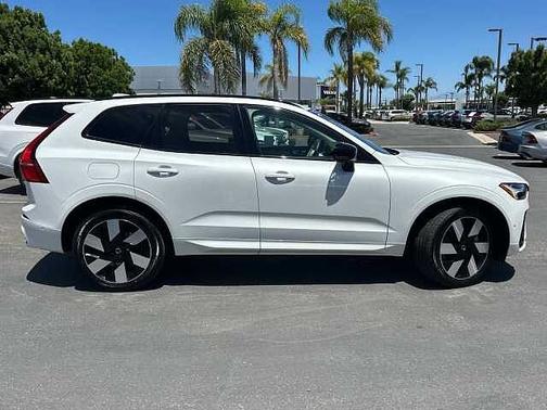 2025 Volvo XC60 Plus