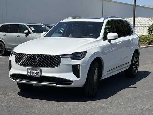Crystal White 2025 Volvo XC90 Core