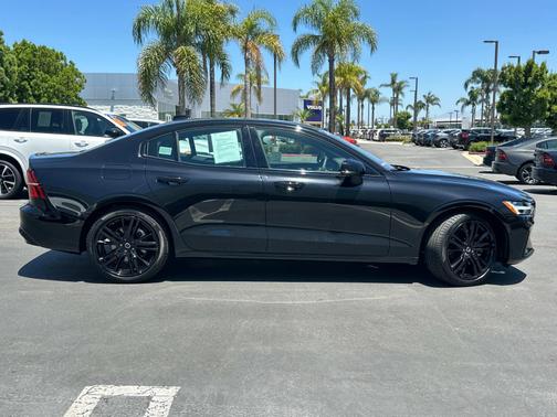 2024 Volvo S60 B5 AWD Plus Black Edition