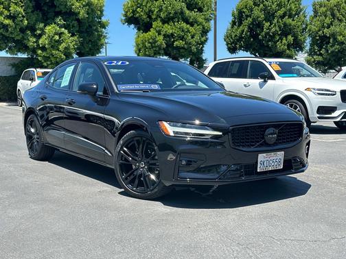2024 Volvo S60 B5 AWD Plus Black Edition