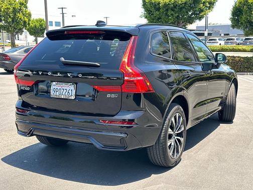 2025 Volvo XC60 B5 AWD Plus