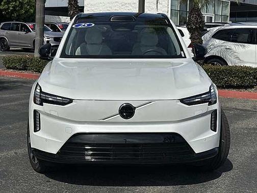 2025 Volvo EX90 Ultra