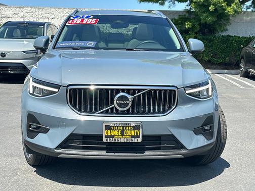 2023 Volvo XC40 B5 AWD Plus Bright Theme