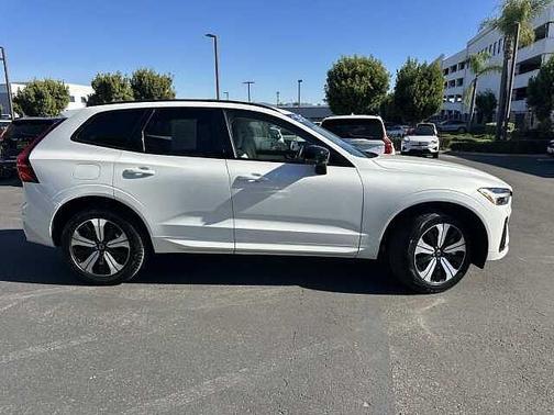2025 Volvo XC60 Core