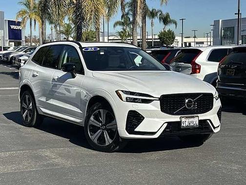 2025 Volvo XC60 Core