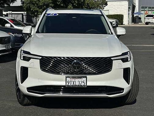2025 Volvo XC90 Plus
