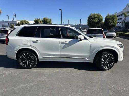 2025 Volvo XC90 Plus