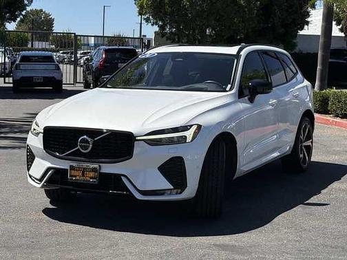 Crystal White 2024 Volvo XC60 B5 AWD Ultimate Dark Theme
