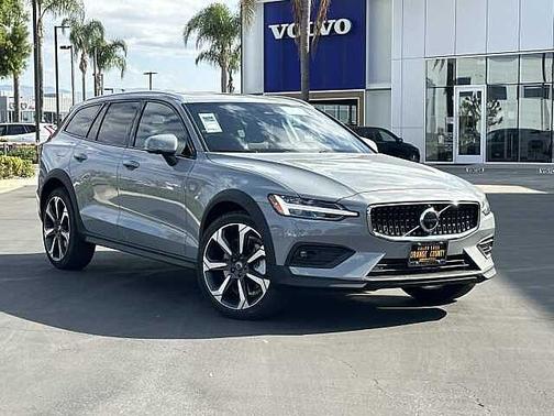 2026 Volvo V60 Cross Country Plus