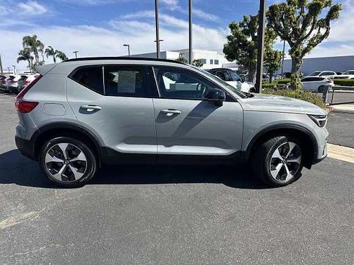 2026 Volvo XC40 Plus