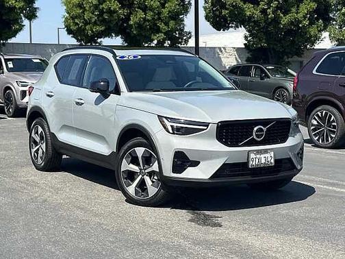 Vapour Grey 2026 Volvo XC40 Plus