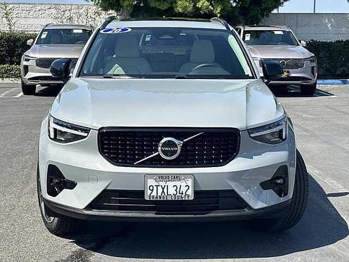 Vapour Grey 2026 Volvo XC40 Plus