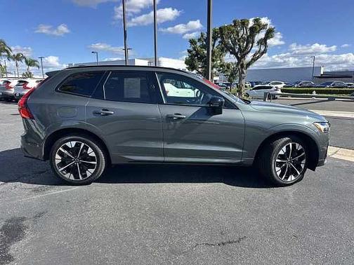 2026 Volvo XC60 Plus