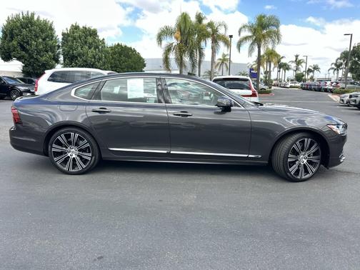 2023 Volvo S90 B6 AWD Plus