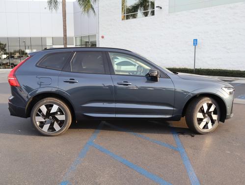 2025 Volvo XC60 Plug-In Hybrid T8 Plus