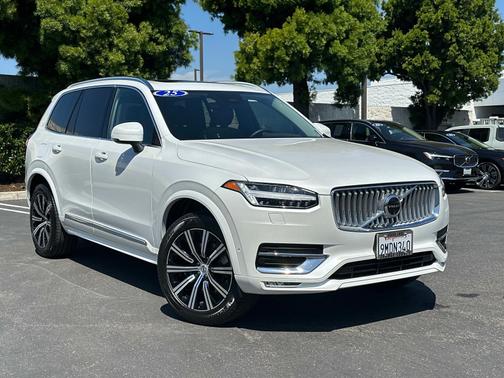 2025 Volvo XC90 B6 AWD Plus 7-Seater
