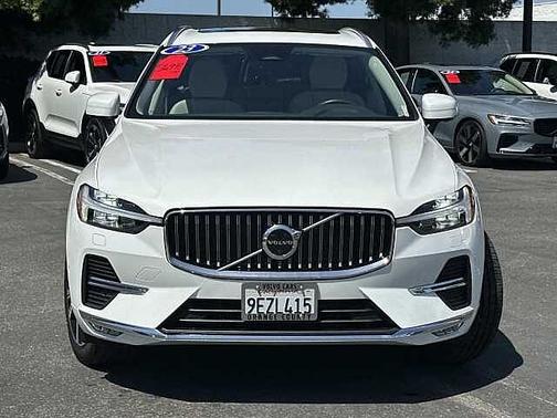 Crystal White 2023 Volvo XC60 Plus