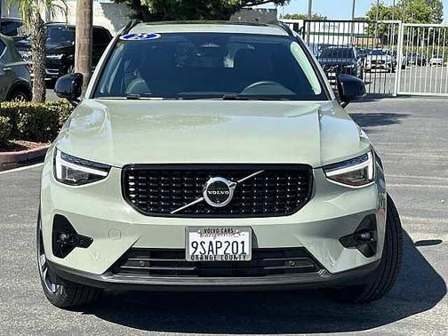 2025 Volvo XC40 Ultra