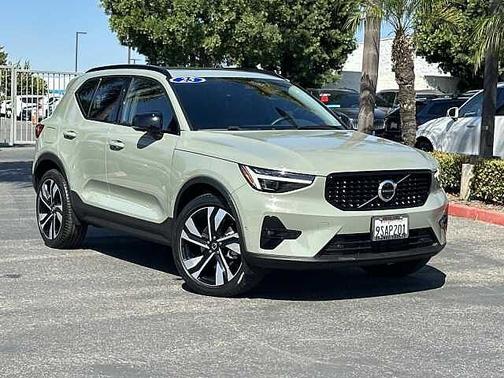 2025 Volvo XC40 Ultra