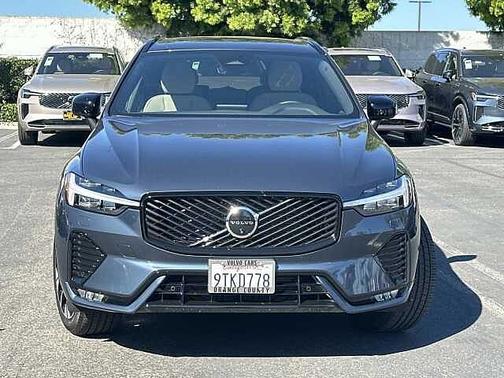 2026 Volvo XC60 Plus