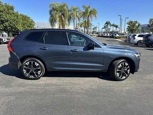 2026 Volvo XC60 Plus