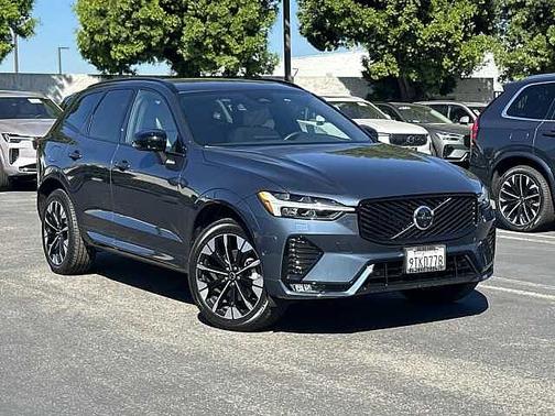 2026 Volvo XC60 Plus