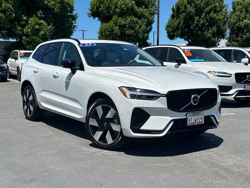 2025 Volvo XC60 Plug-In Hybrid T8 AWD Plus