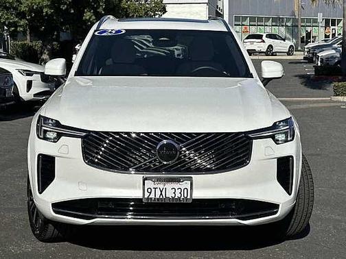 2025 Volvo XC90 Core