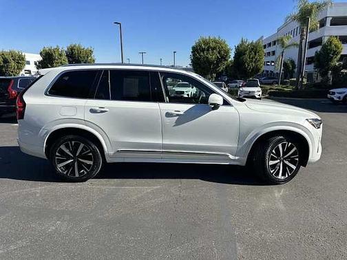2025 Volvo XC90 Core
