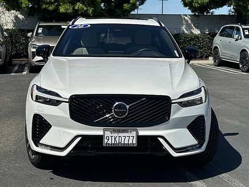 2026 Volvo XC60 Plus